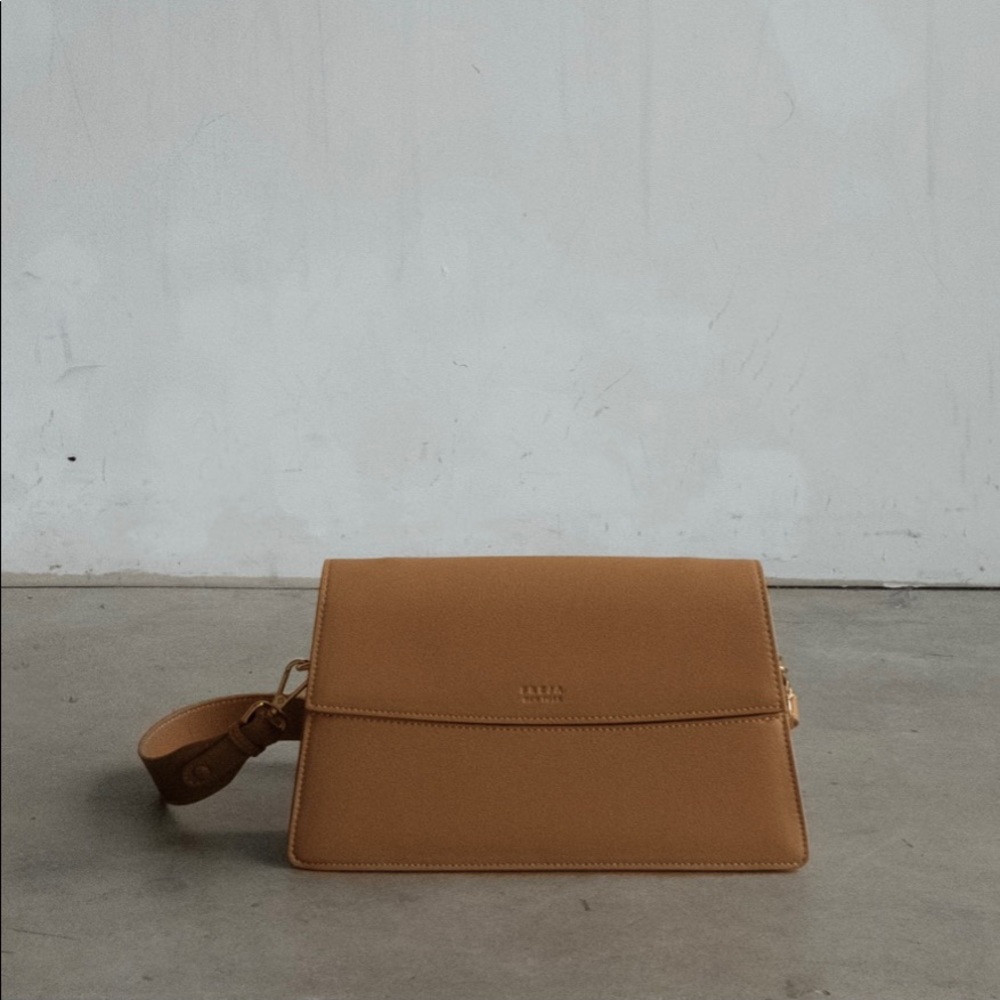 Freja nyc shoulder bag caramel